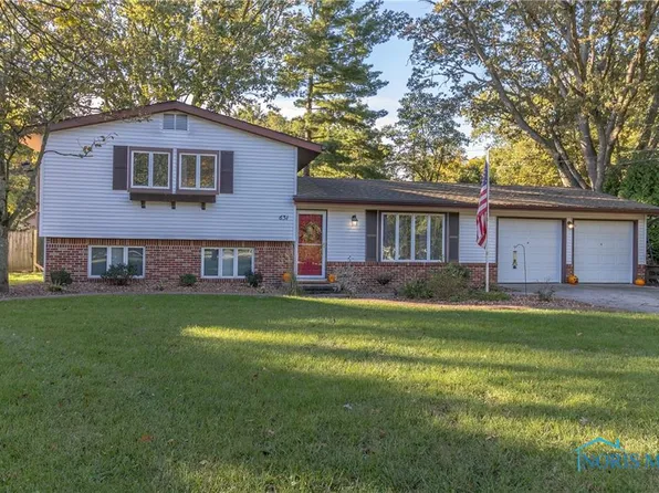 631 Crestview Dr, Bowling Green, OH 43402
