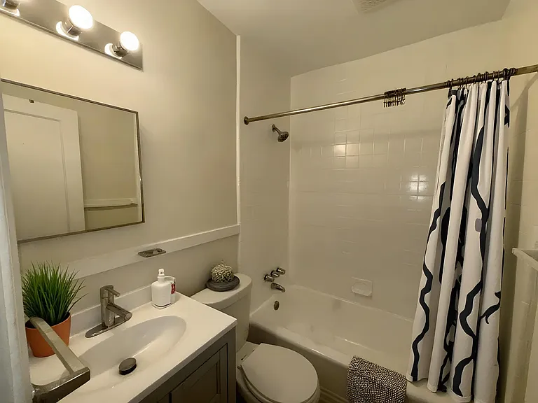 102 O St SW #1 — Photo 8