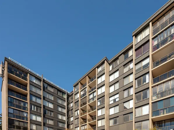 9060 Palisade Avenue image 7 of 17