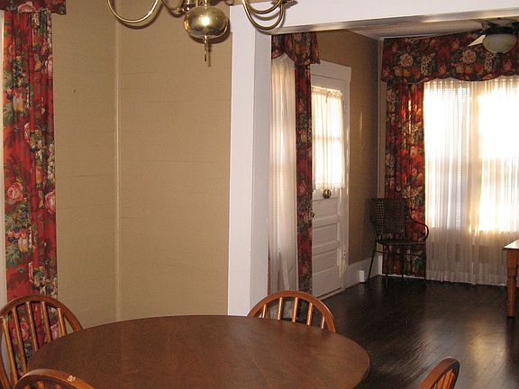 4th image of 1132 W King St