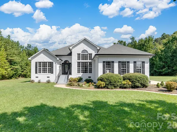 8025 Silver Maple Ln, Mint Hill, NC 28227