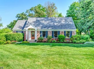 7 Ash St, Basking Ridge, NJ 07920