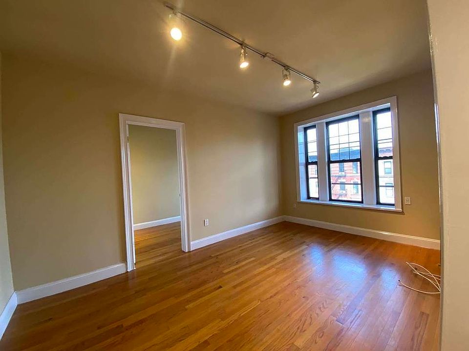 1st image of 239 E 5th St APT 4E