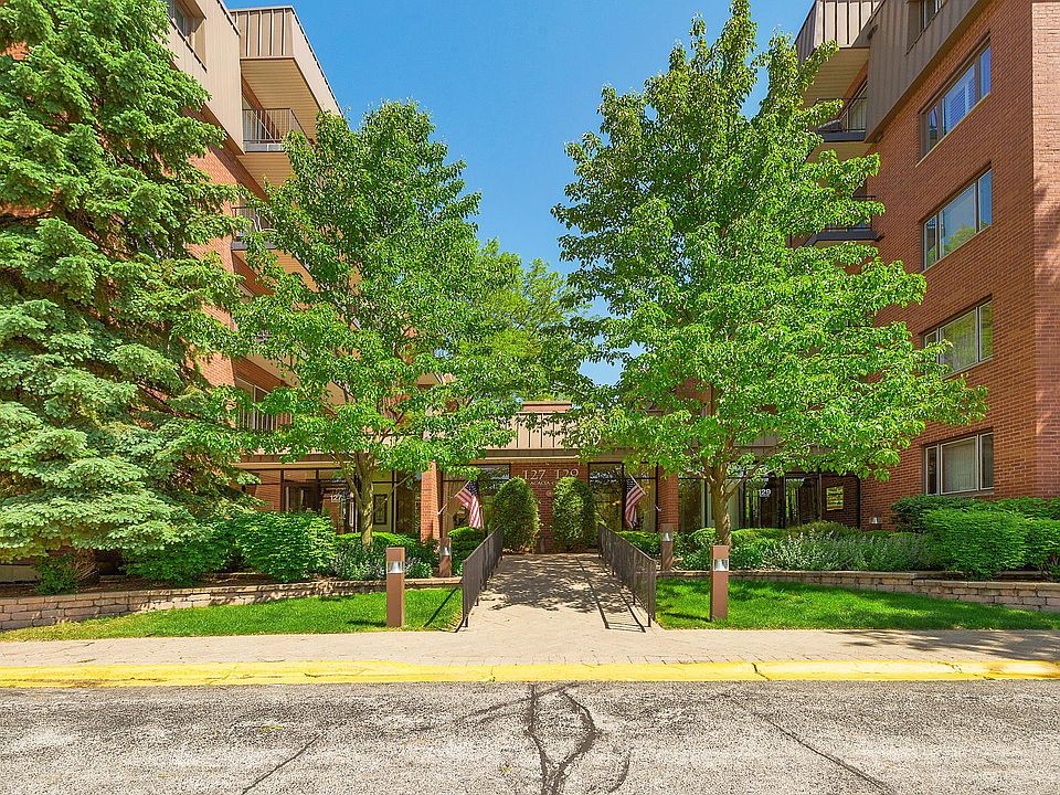 1st image of 127 Acacia Dr #101