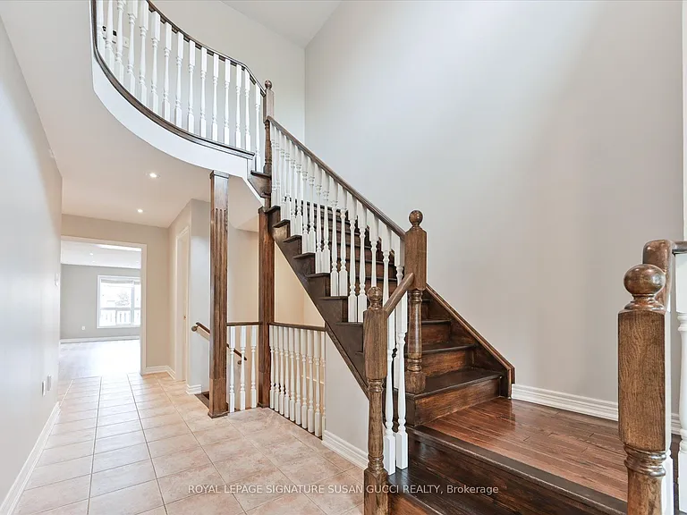 51 Landsdown Cres — Photo 14