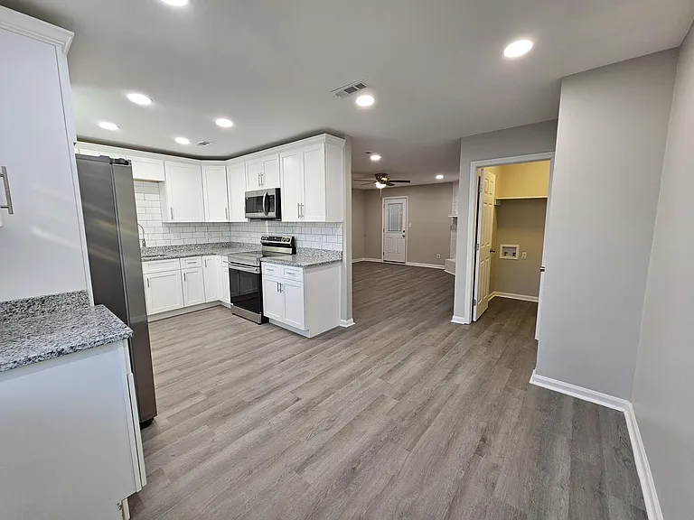 3543 Windermere Dr — Photo 6