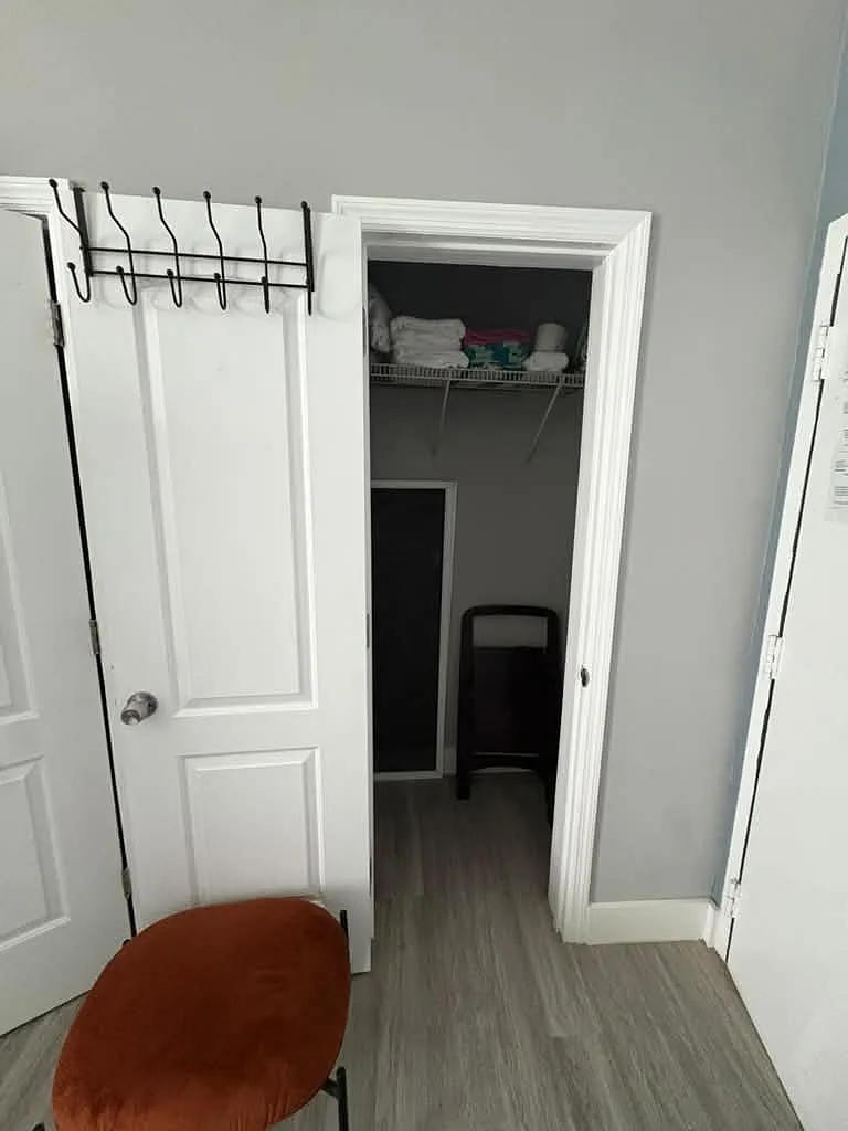 Studio, 400 sqft, $1,750 — Photo 2
