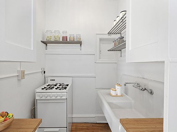 3rd image of 682 Grand Ave APT 3