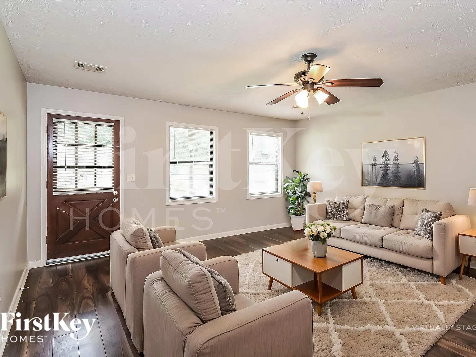 3 bed, 2.0 bath, 1248 sqft, $1,570 — Photo 3