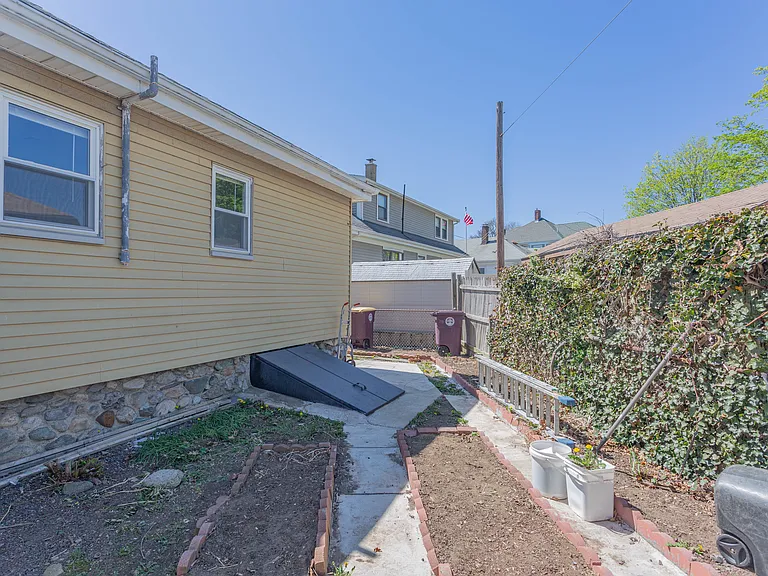 50 Evans St — Photo 14
