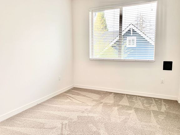 4th image of 9525 N Lombard St APT 6