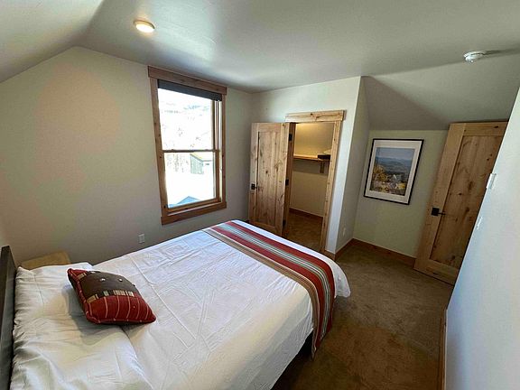 2nd image of 6 E Benjamin Point