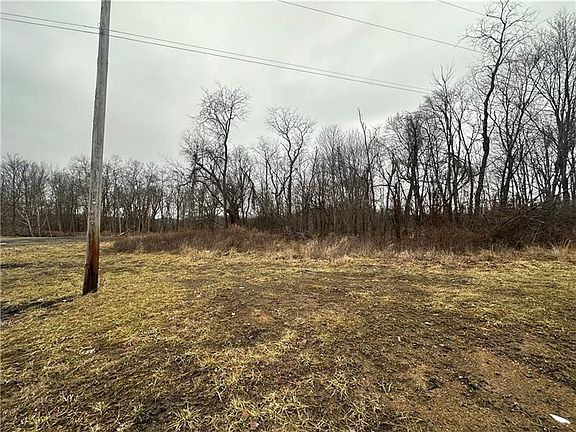 2nd image of 390 Snuff Ridge Rd