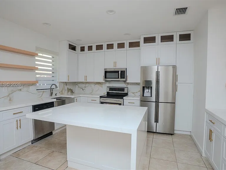 11790 SW 238th St — Photo 7