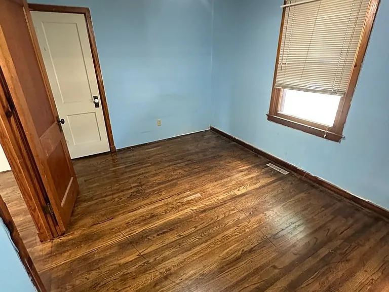 432 Baker St — Photo 2