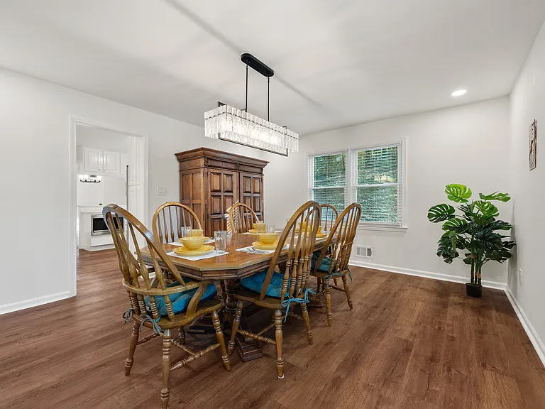 82 Vanessa Dr SE — Photo 10