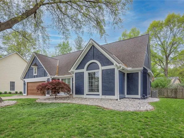 7612 Caenen Lake Rd, Lenexa, KS 66216