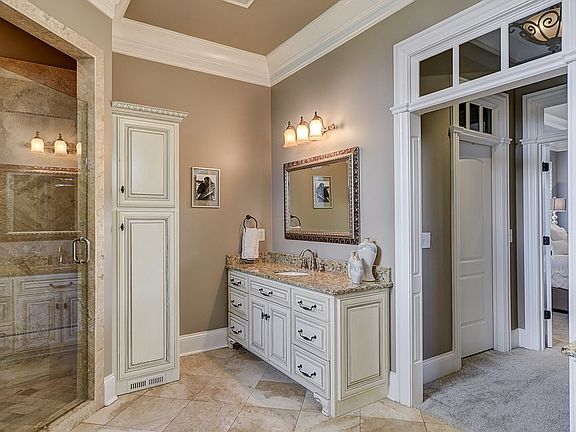 5th image of 1207 Plantation Blvd