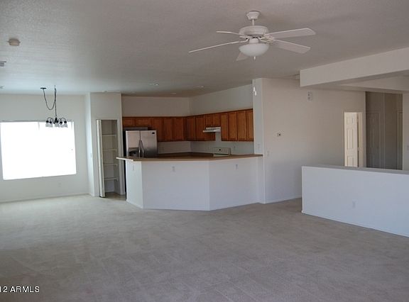 2nd image of 405 W Elm Lane E