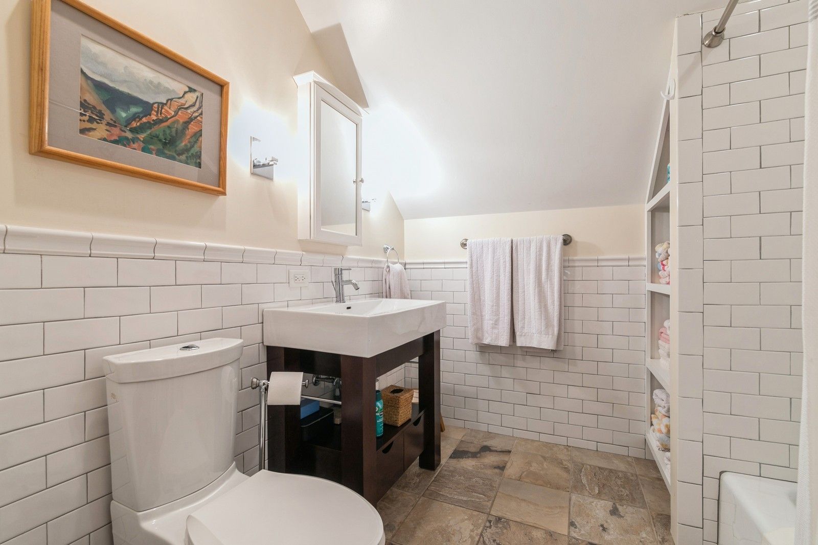  Guest bath