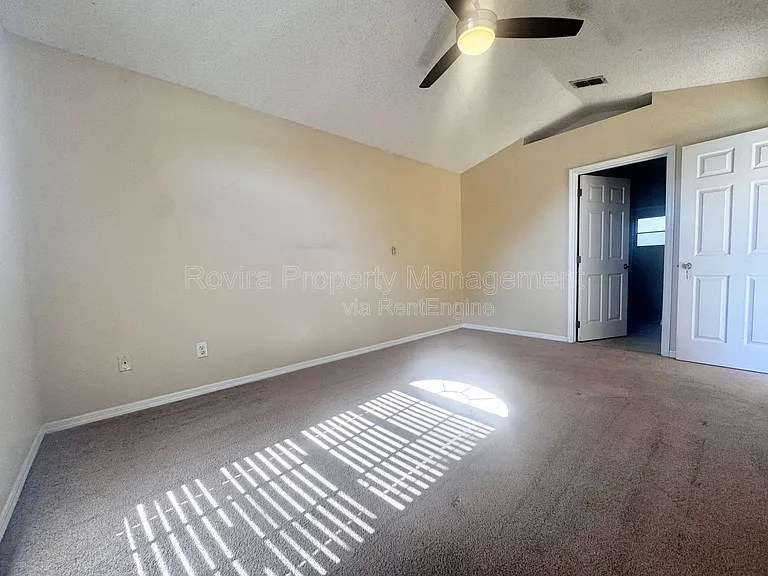 116 Barrington Dr — Photo 17