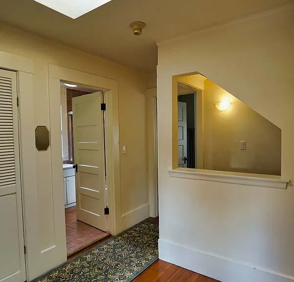2836 Derby St — Photo 14