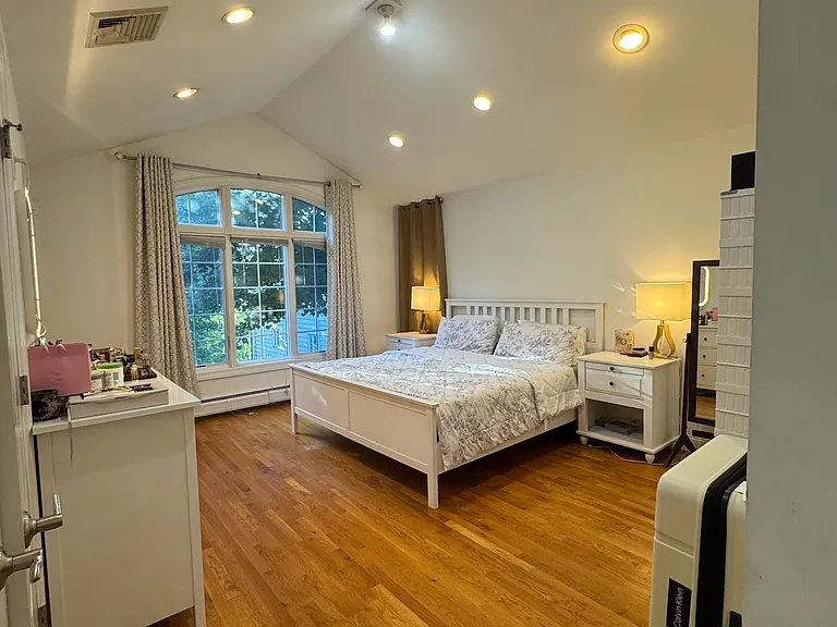 2133 Linwood Ave — Photo 27
