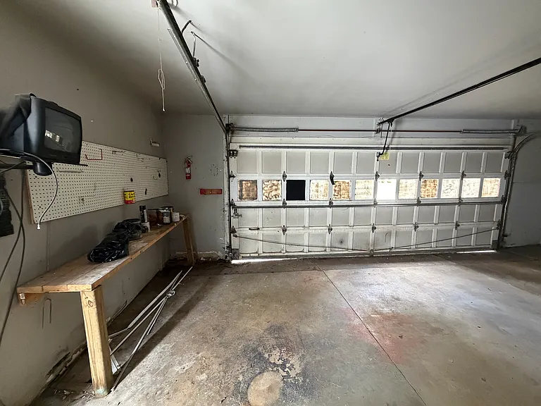 3950 Riverside Dr — Photo 24