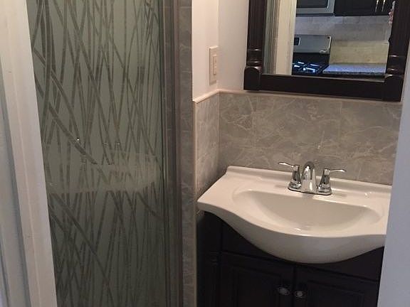 1st F fullbath2