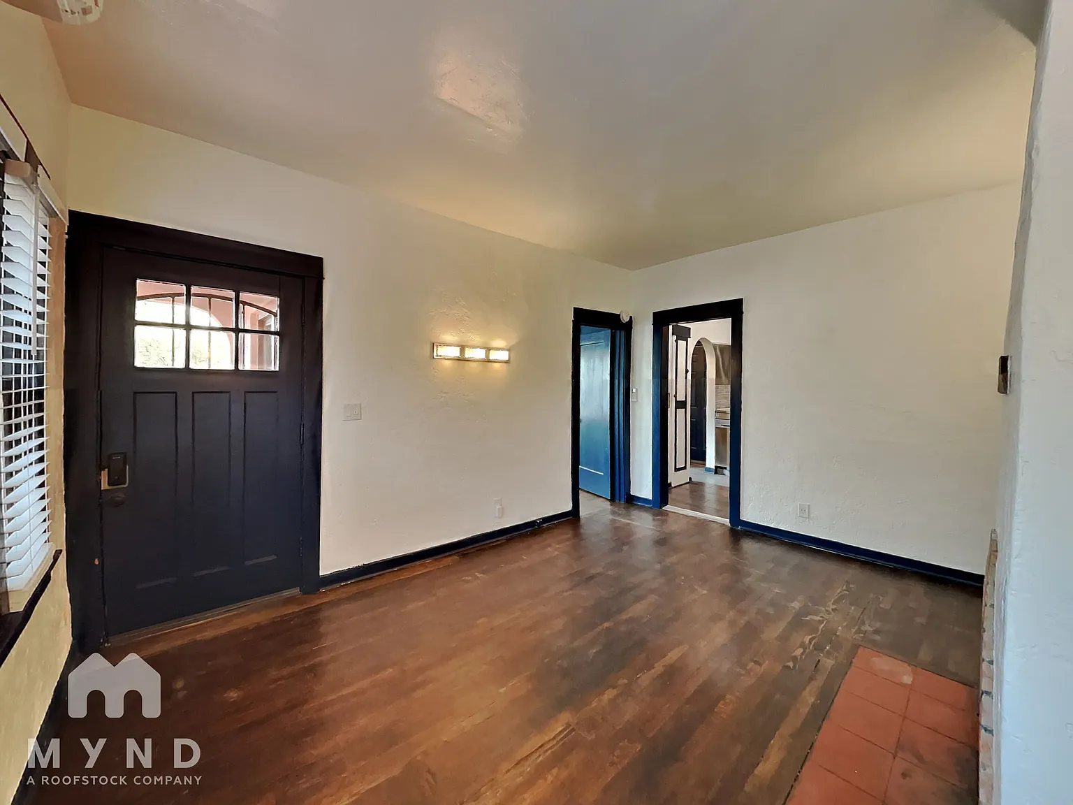 1 bed, 1.0 bath, 1056 sqft, $1,125 — Photo 4