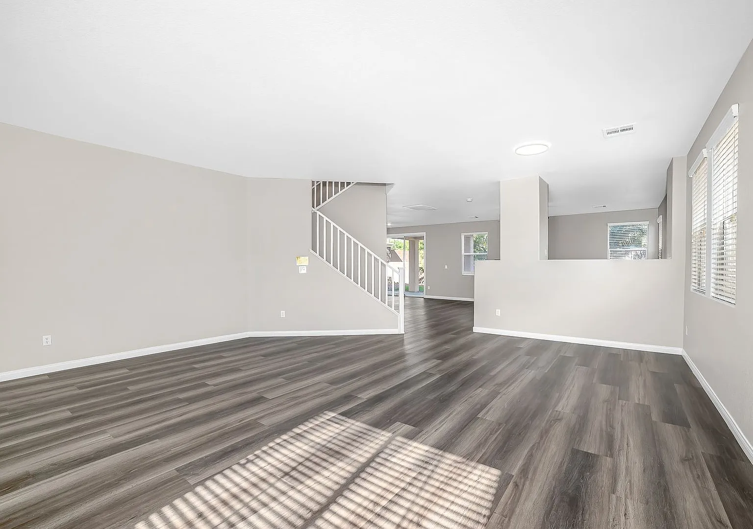 Immaculate 4 Bed - 3 Bath - 2 Gar Home In Private Cul-de-Sac In Southern Highlands! — Photo 4