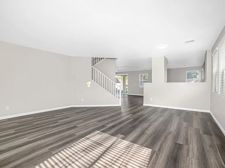 11273 Accademia Ct — Photo 4