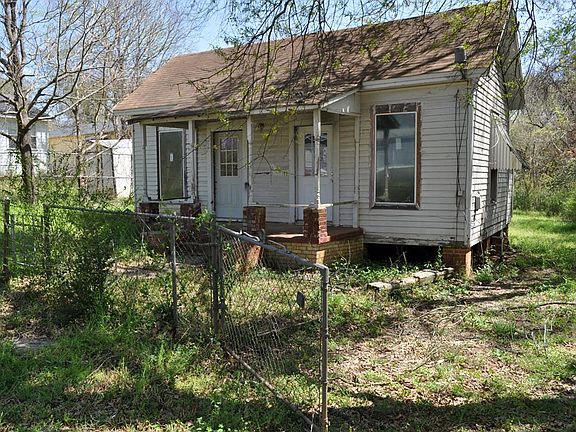 2nd image of 604 Burkitt St