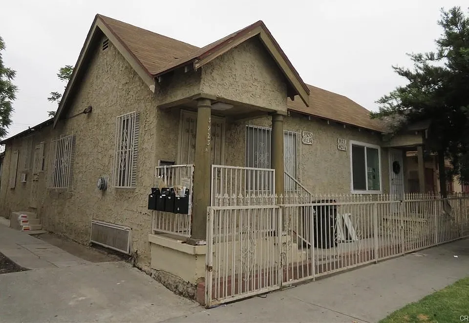 3923 S South Normandie Ave