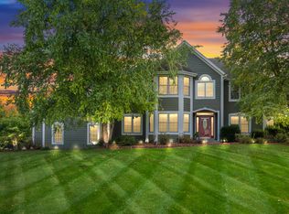 N64W38481 S Woodlake Cir, Oconomowoc, WI 53066