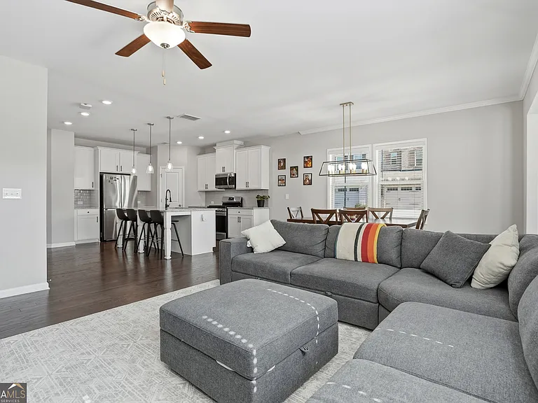 504 Elm Bluff Way — Photo 10