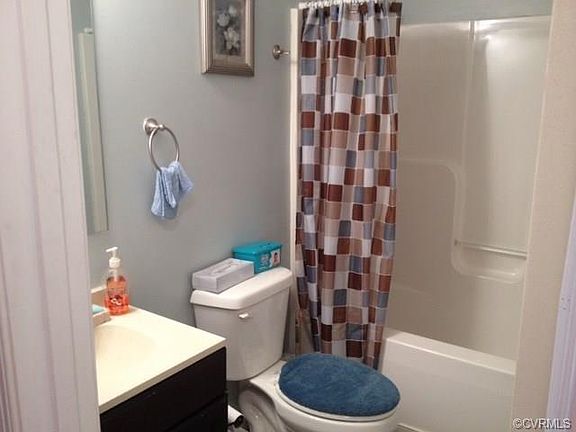 5th image of 844 Miller St