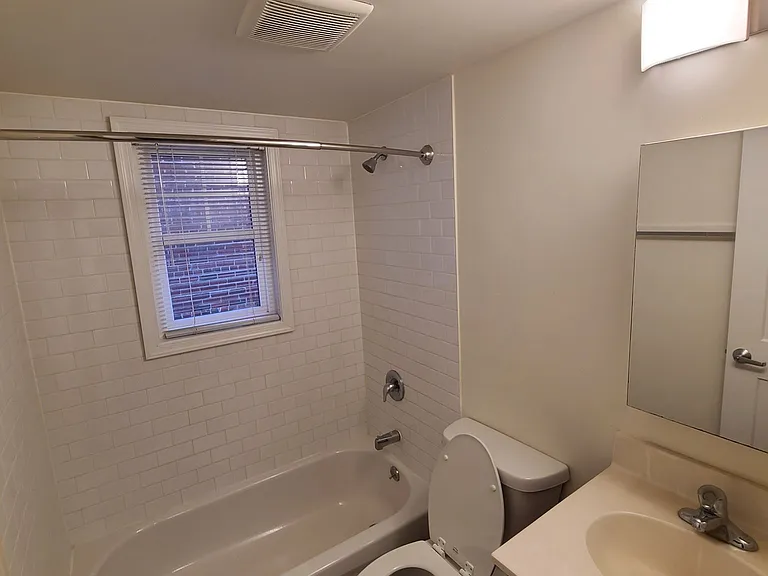 5000-5040 New Hampshire Ave NW #201-307 — Photo 4