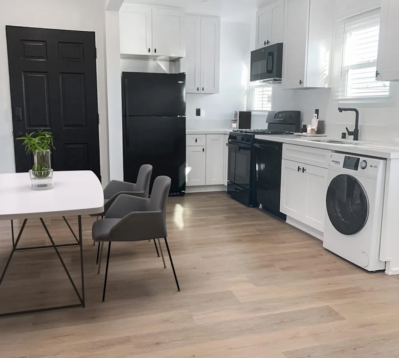458 Edgewood St — Photo 3