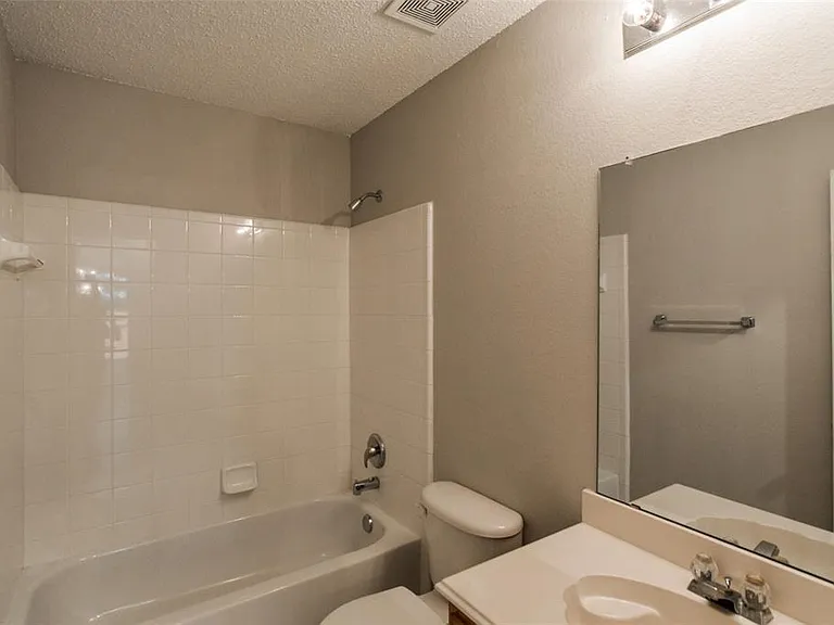 2404 Glenhaven Dr — Photo 18