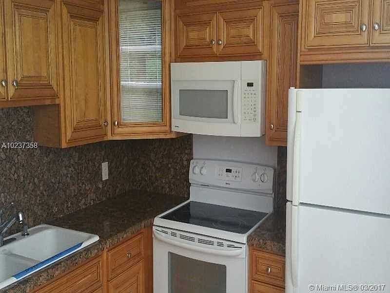 1st image of 9410 Live Oak Pl APT 106