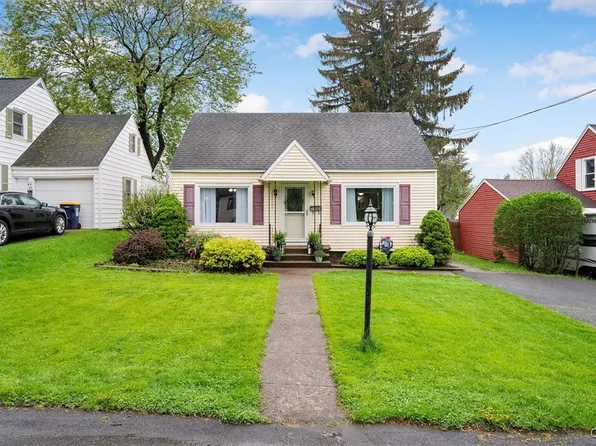 27 Allman Pl, New Hartford, NY 13413