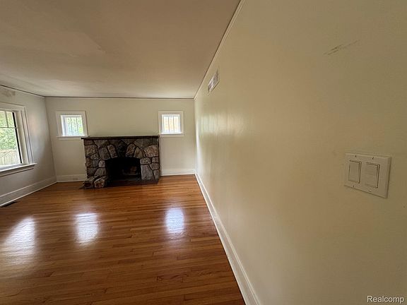 3rd image of 1812 Jackson Ave
