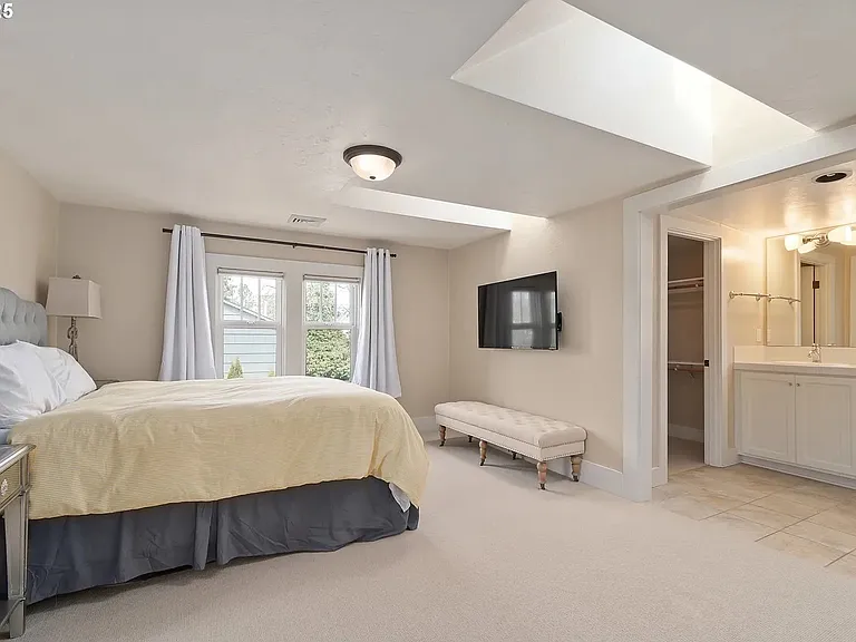 1545 Villard St — Photo 25