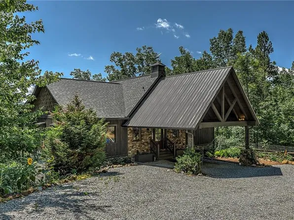559 Overlook Trl, Blue Ridge, GA 30513