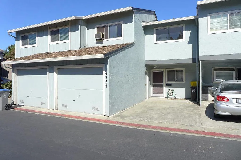 3 bed, 1306 sqft, $3,800 — Photo 1
