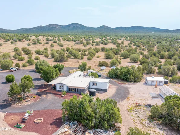 42897 N Pickett Corral Road, Seligman, AZ 86337