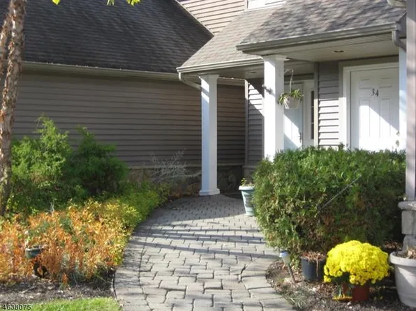 36 Clubhouse Rd #403, Hamburg, NJ 07419