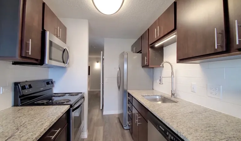 61 W Chestnut St — Photo 1
