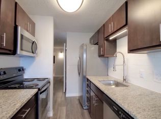 61 W Chestnut St, Chicago, IL 60610